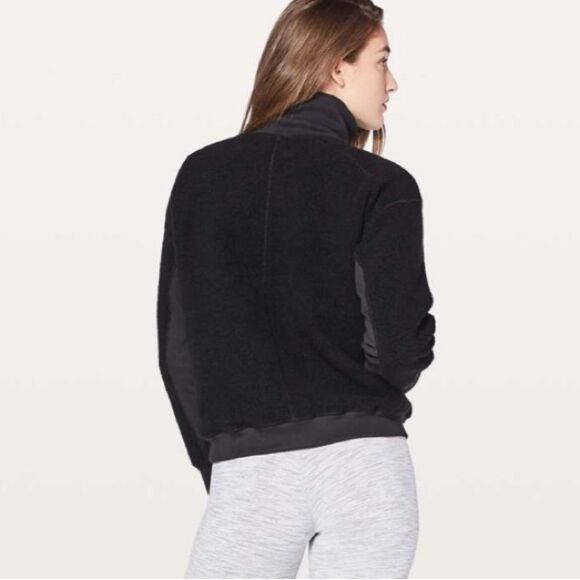 LULULEMON Jacket Women Size 6 Stand Out Sherpa 1/2 Zip Black - Picture 3 of 8